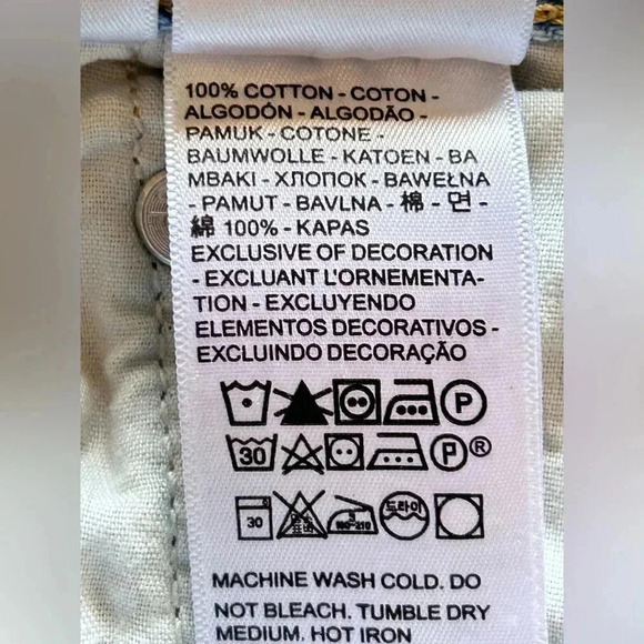 Levi Wedgie Straight Distressed Cropped Light wash Button Fly Women’s Size 26x25 - Picture 9 of 11